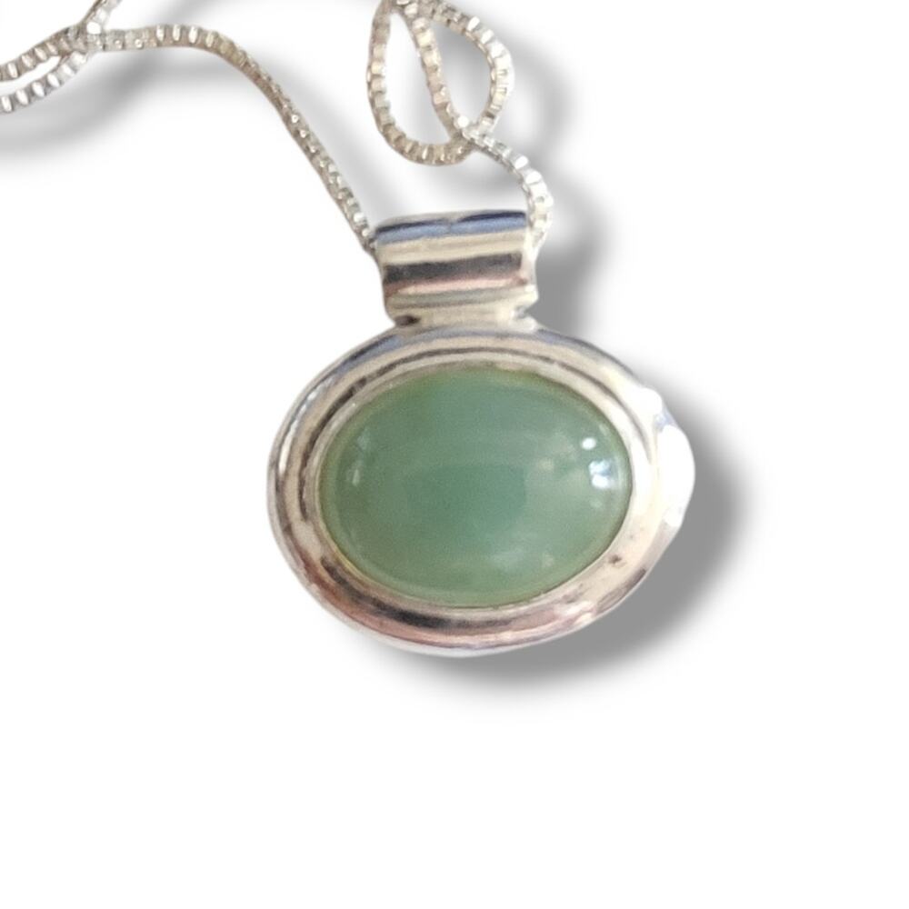 Vintage 925 Sterling Silver Oval Cabochon Jade 18" Open Box link Chain Pendant